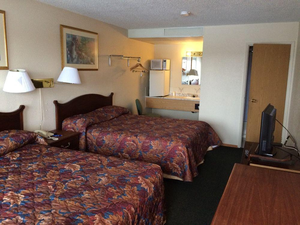 Red Deer Inn & Suites المظهر الخارجي الصورة